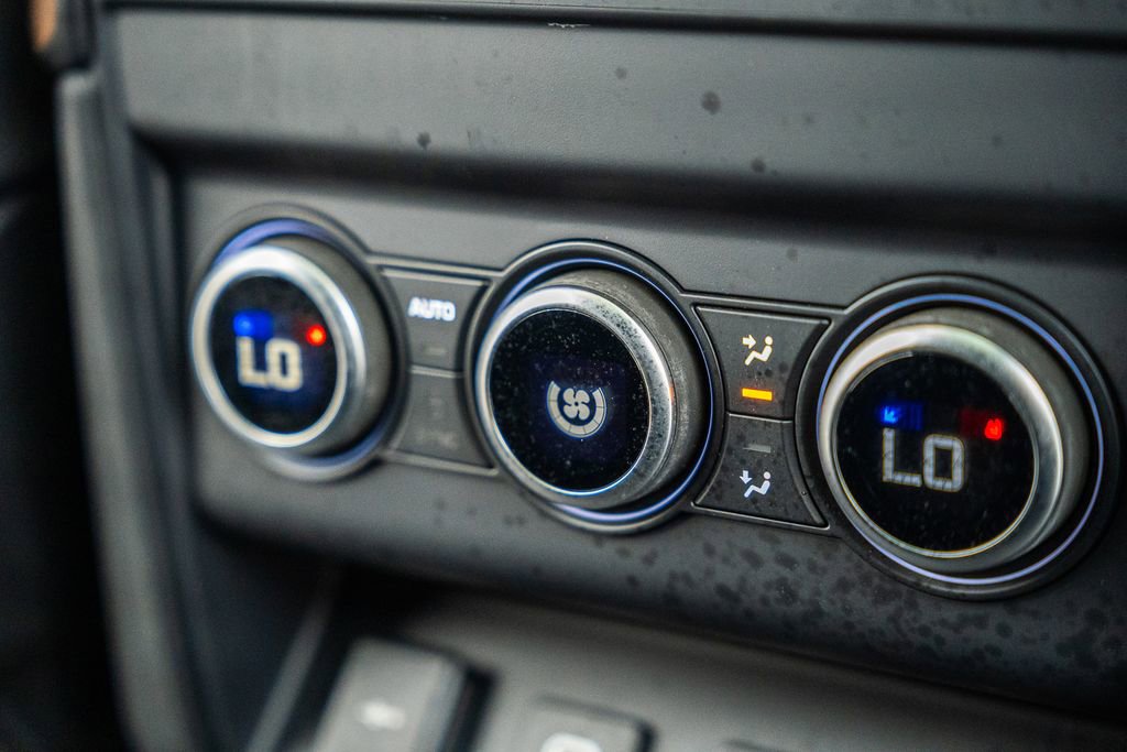 Used 2022 Land Rover Defender 110 X-Dynamic HSE AWD/4WD image 37