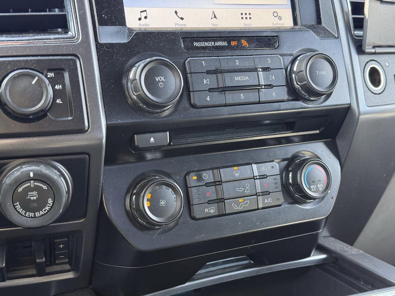 Used 2017 Ford F150 XLT w/ Equipment Group 302A Luxury image 19