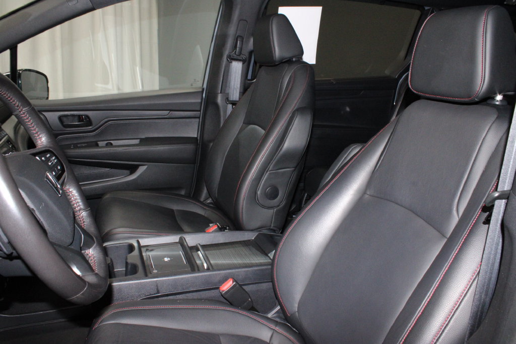 Used 2025 Honda Odyssey Sport-L image 25