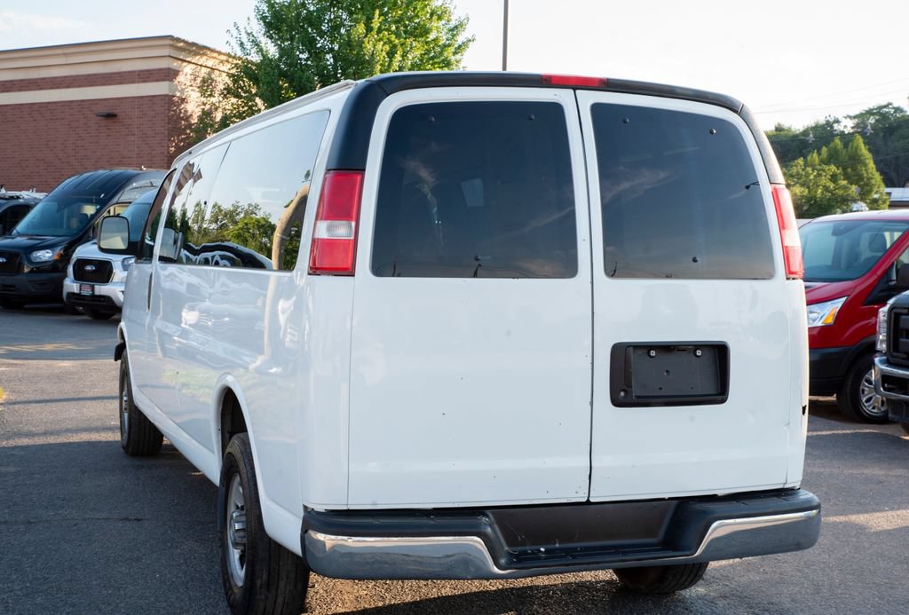 Used 2016 Chevrolet Express 3500 LT w/ LT Preferred Equipment Group RWD image 13