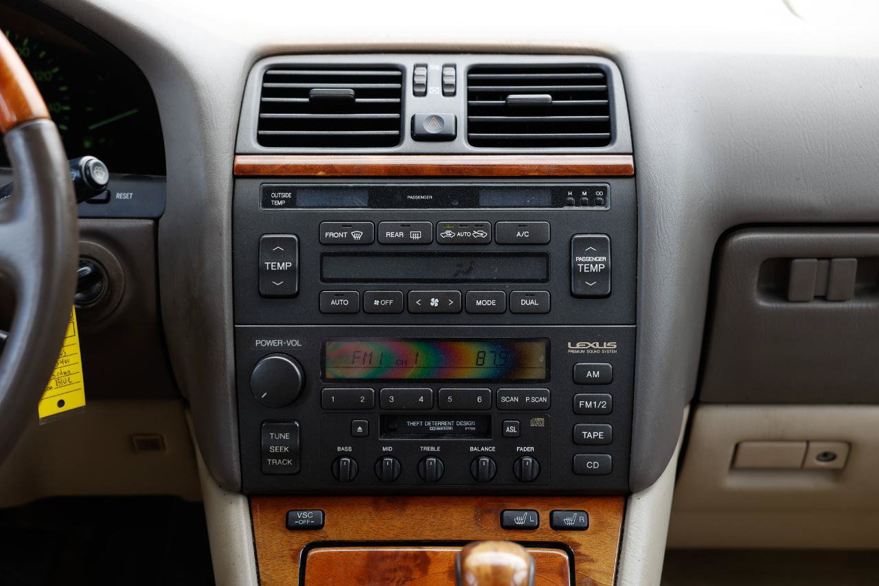 Used 1999 Lexus LS 400 w/ Premium Pkg RWD image 29