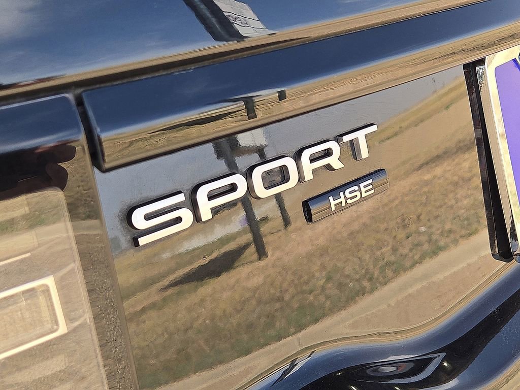 Used 2017 Land Rover Discovery Sport HSE Luxury image 13