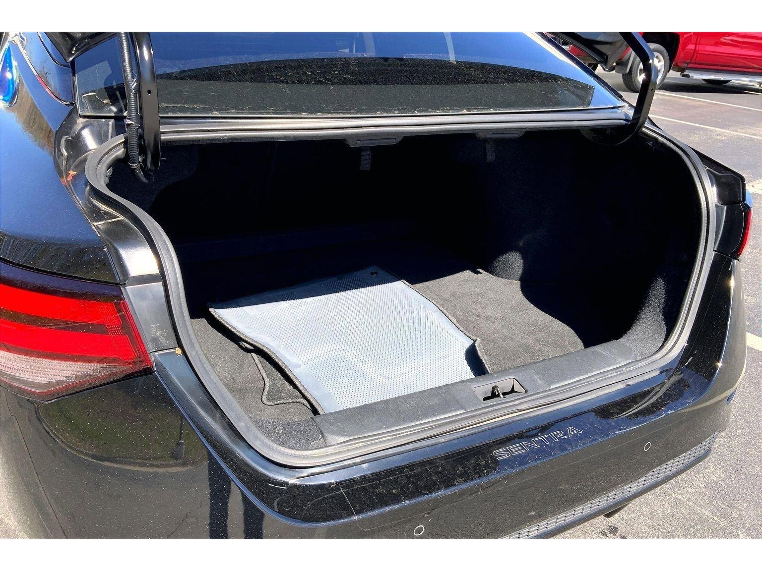 Used 2022 Nissan Sentra SV w/ Trunk Package image 26