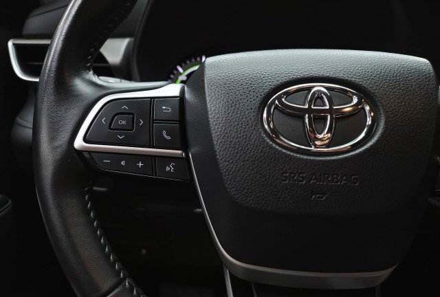 Used 2023 Toyota Highlander LE AWD/4WD image 22