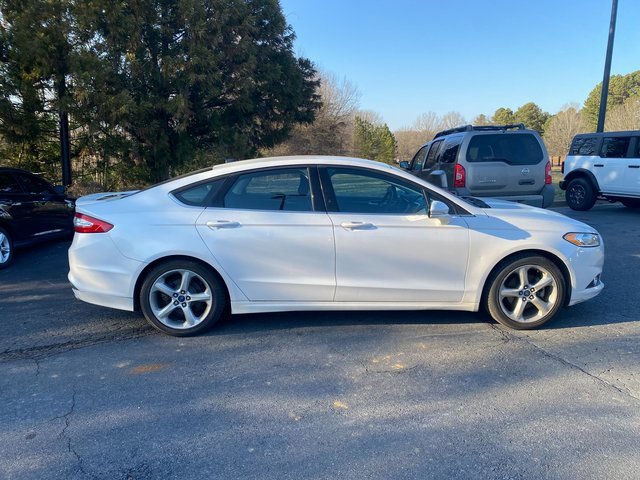 Used 2016 Ford Fusion SE w/ Equipment Group 201A image 8