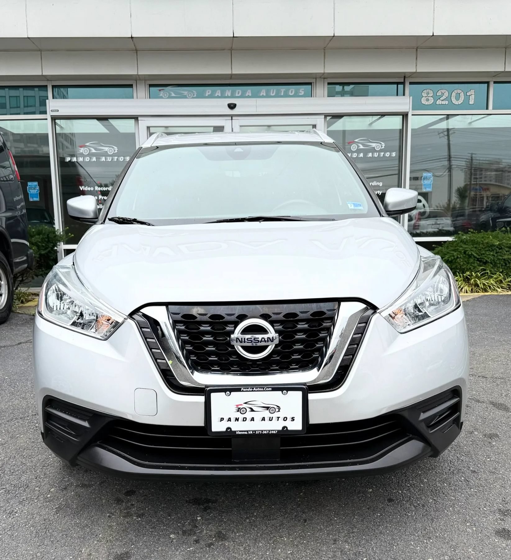 Used 2020 Nissan Kicks SV FWD image 2