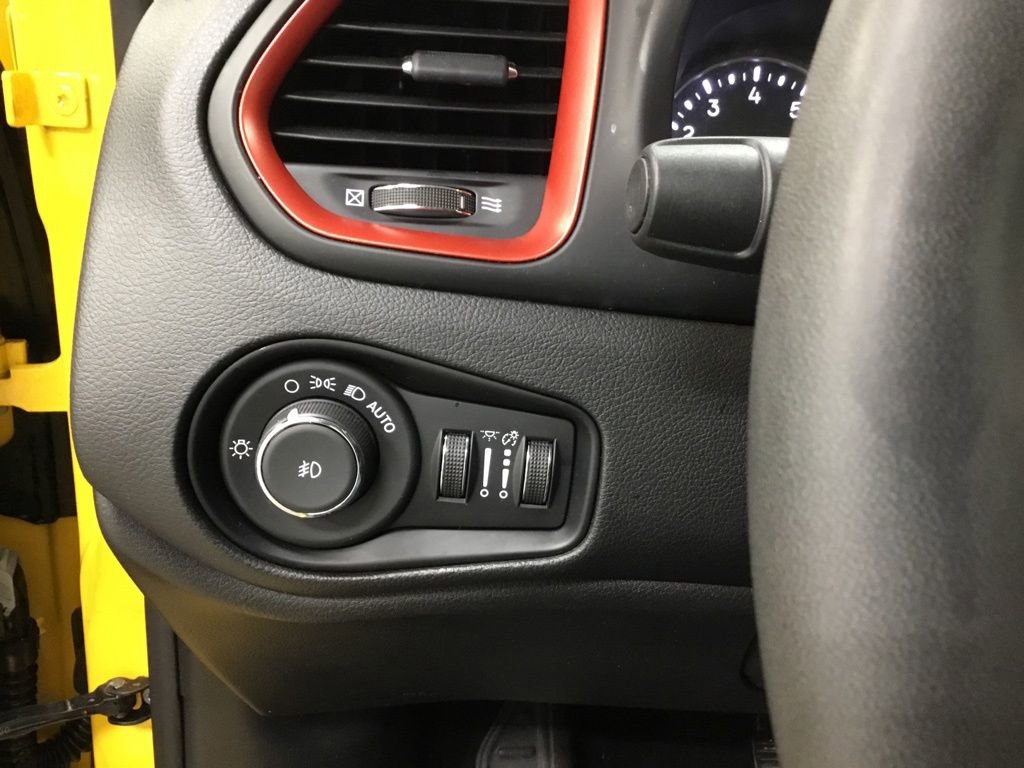 Used 2023 Jeep Renegade Trailhawk w/ Trailer Tow Group image 12