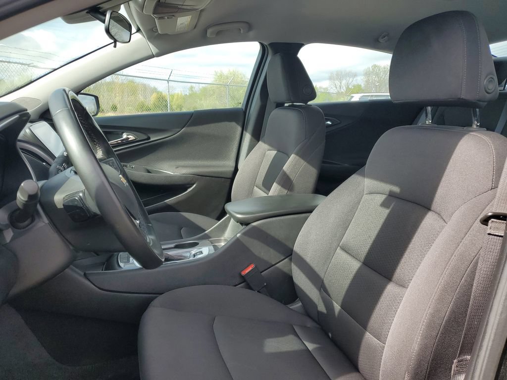 Used 2024 Chevrolet Malibu RS FWD image 5