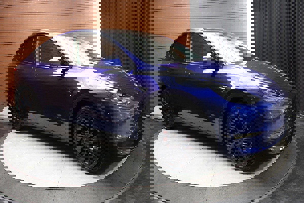 Used 2024 Tesla Model Y Performance image 15