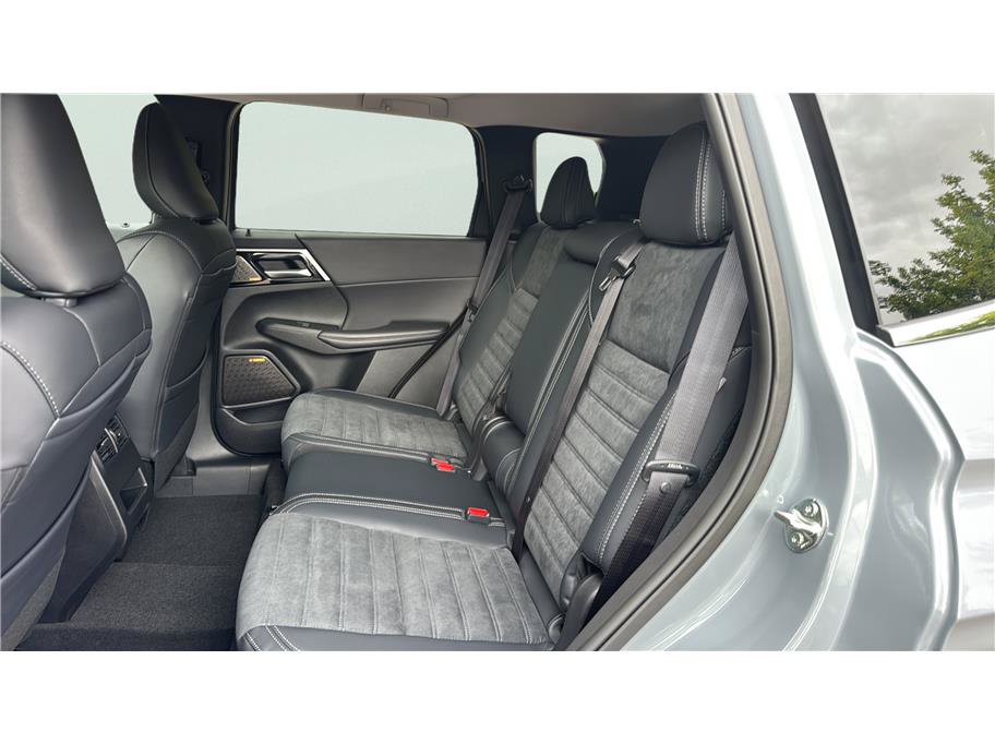 New 2026 Mitsubishi Outlander SE AWD/4WD image 12