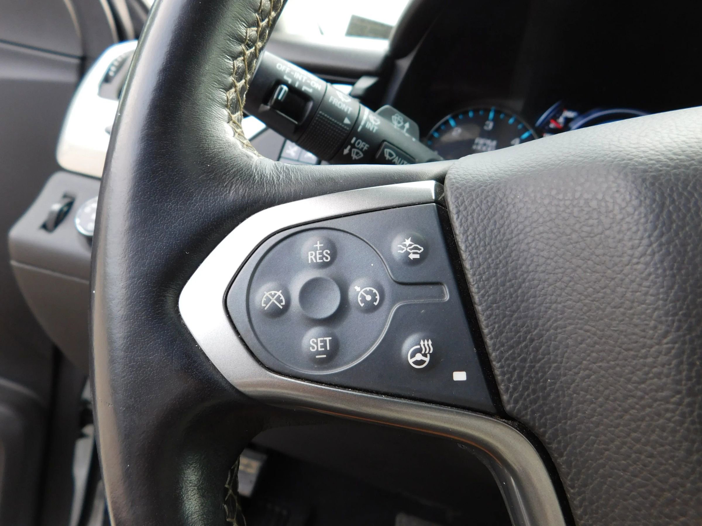 Used 2019 Chevrolet Suburban Premier w/ Premier Plus Edition AWD/4WD image 30