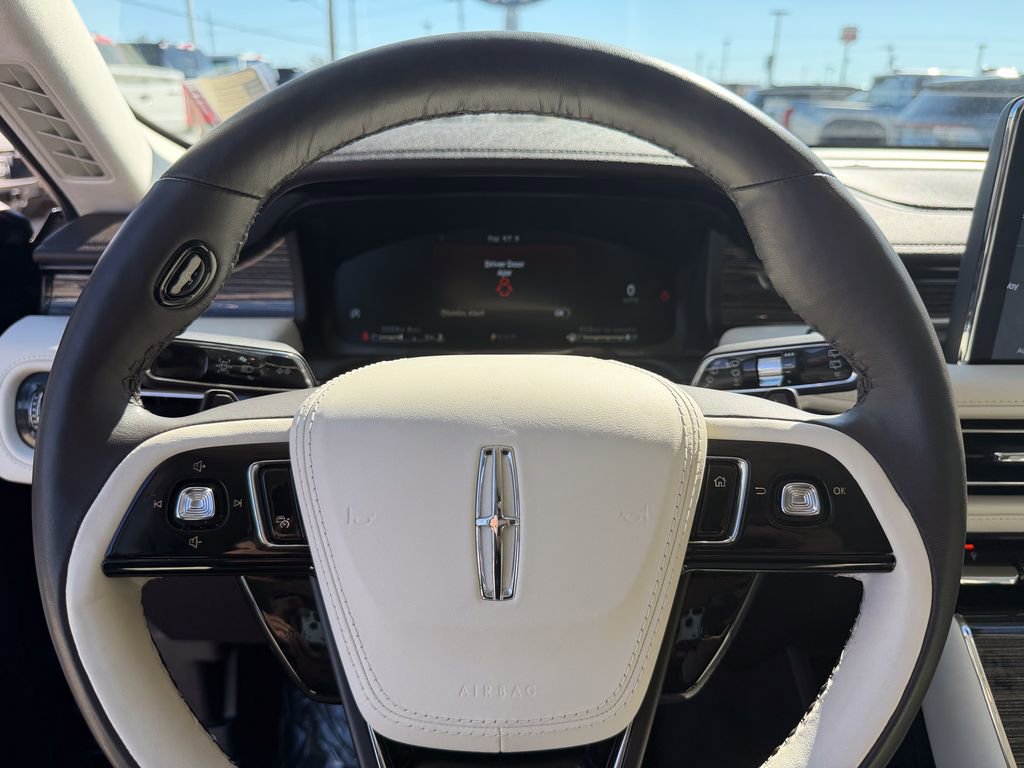 Certified 2023 Lincoln Aviator Black Label image 37