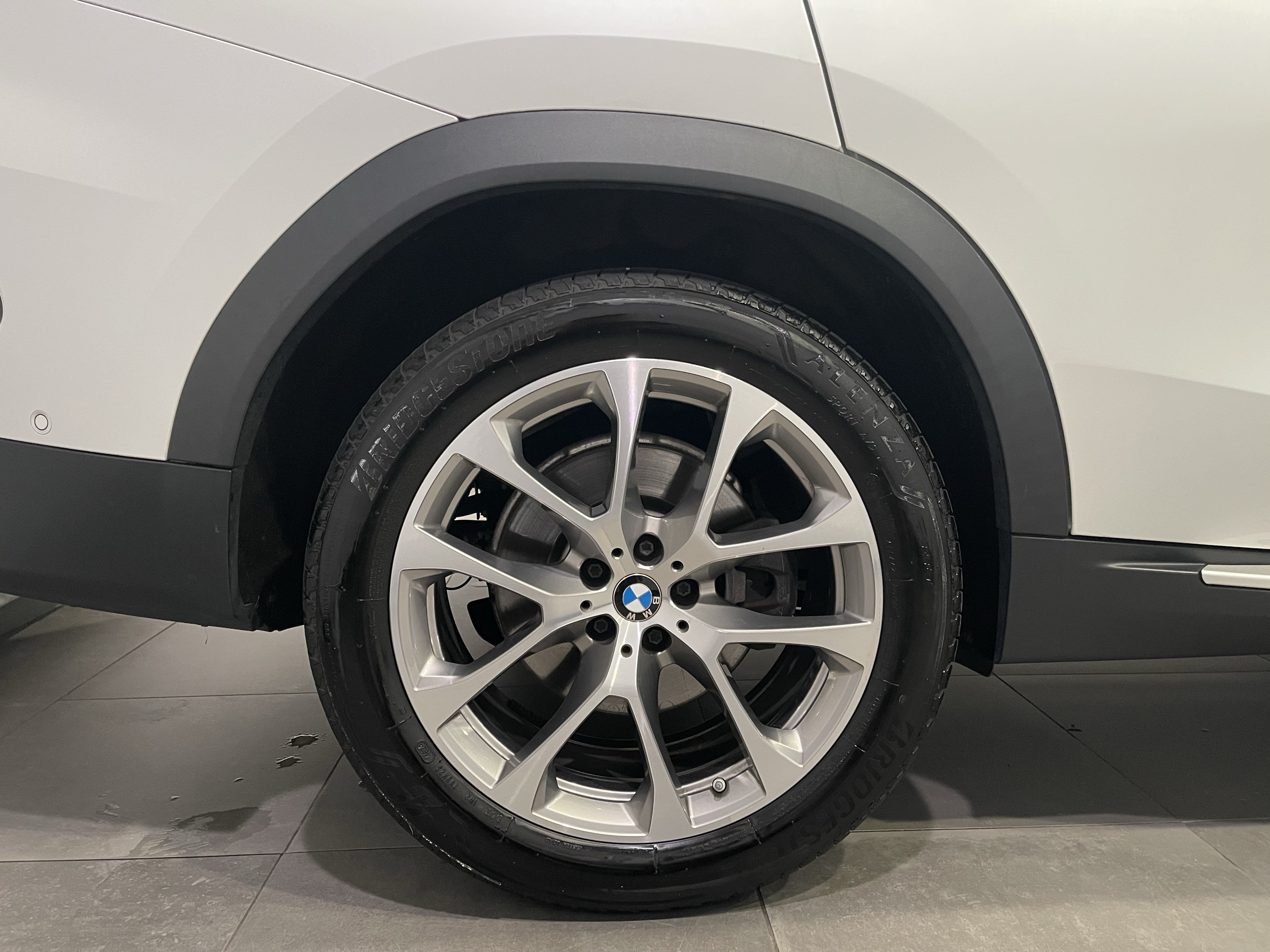 Used 2022 BMW X6 xDrive40i w/ Premium Package AWD/4WD image 9