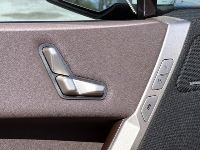 New 2026 BMW iX xDrive45 image 16