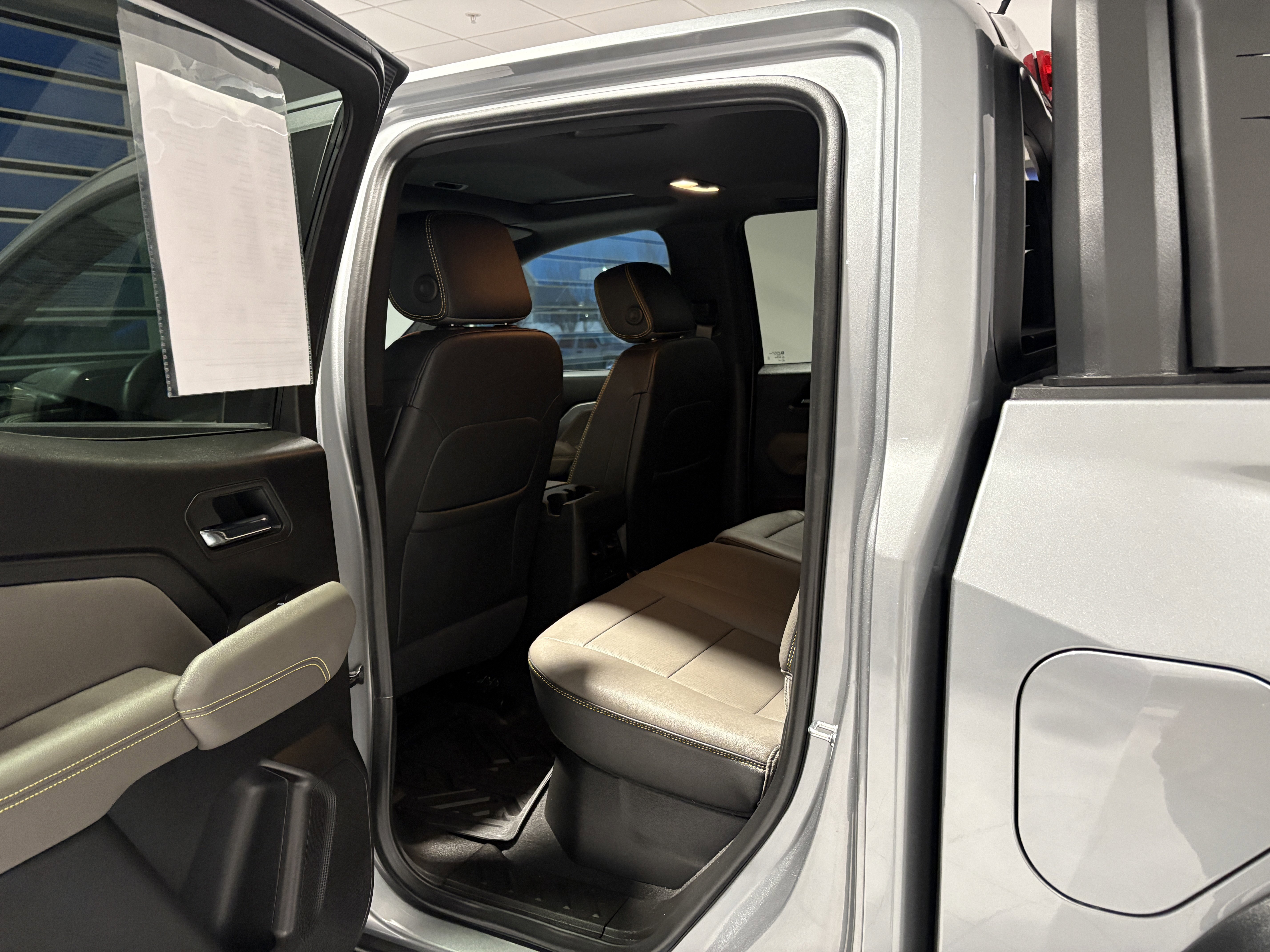 Used 2025 Chevrolet Colorado ZR2 w/ Midnight Edition image 20