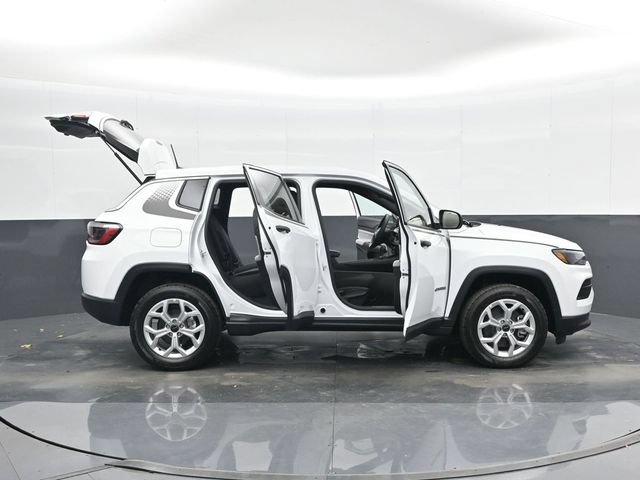 Used 2025 Jeep Compass Sport w/ Mopar Graphics Package AWD/4WD image 47