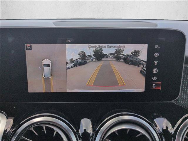 Used 2021 Mercedes-Benz GLB 250 image 13
