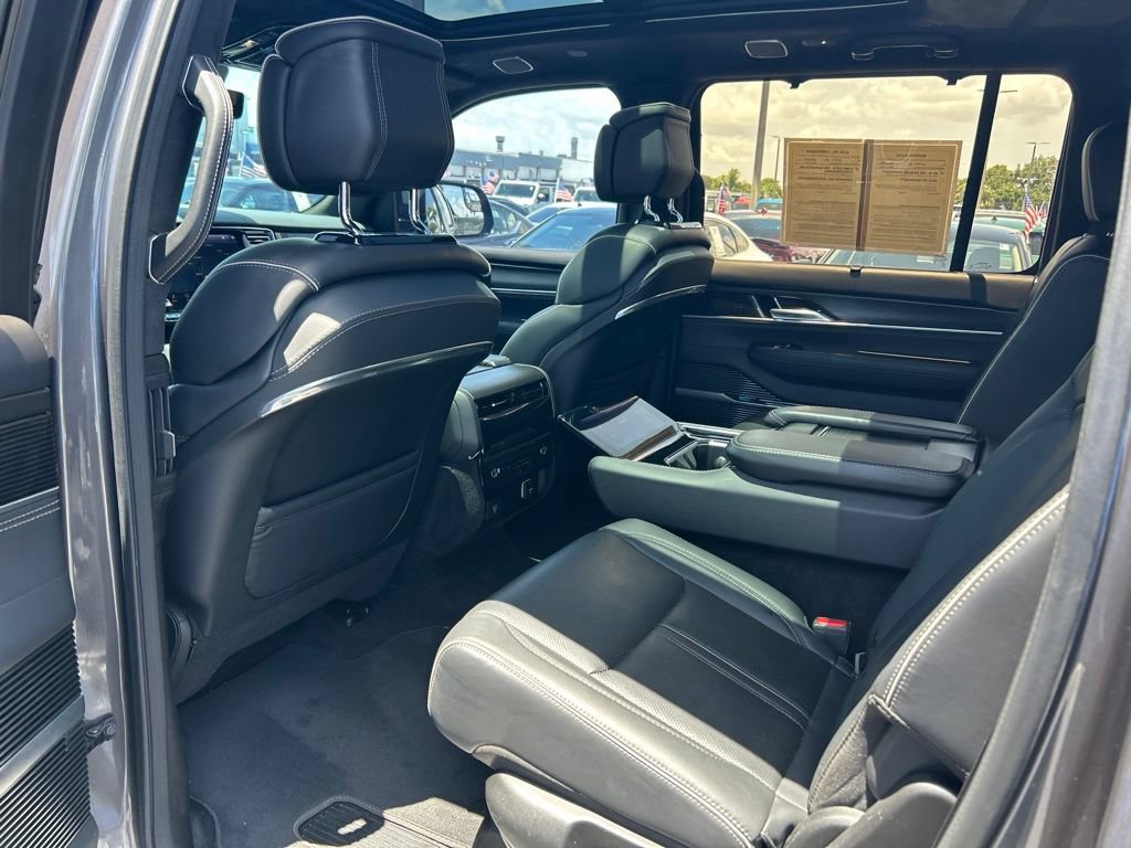 Used 2024 Jeep Grand Wagoneer Series II w/ Quick Order Packagew 28T AWD/4WD image 36