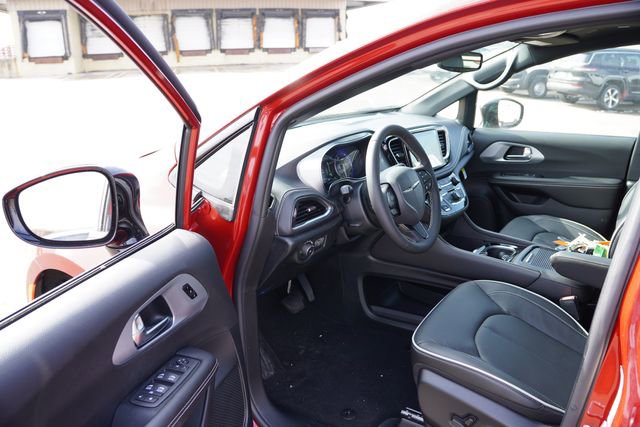 New 2026 Chrysler Pacifica Limited w/ S Appearance Package image 11