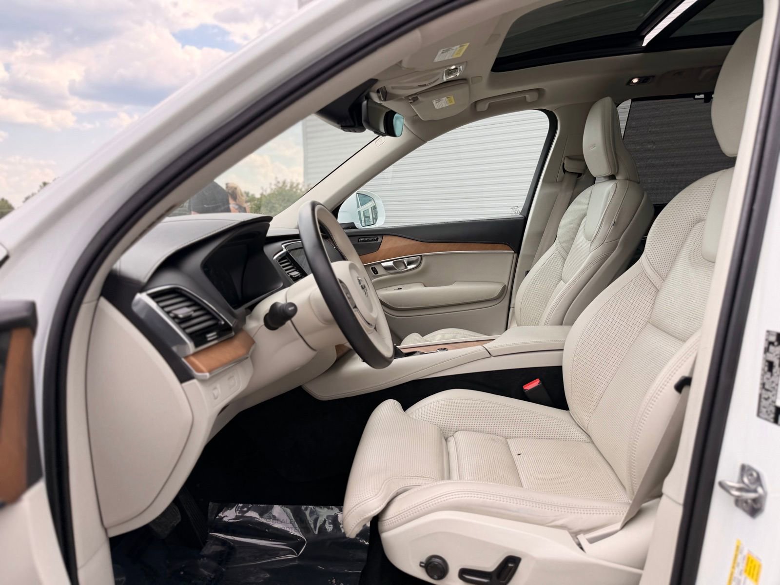 Used 2019 Volvo XC90 T6 Inscription w/ Advanced Package AWD/4WD image 18