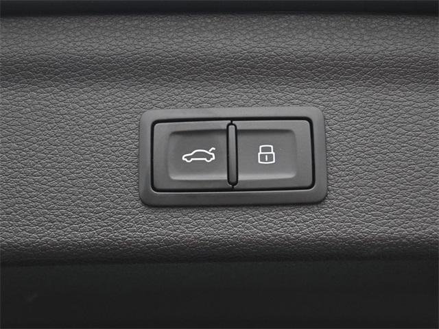 Certified 2025 Audi Q3 2.0T Premium Plus image 32