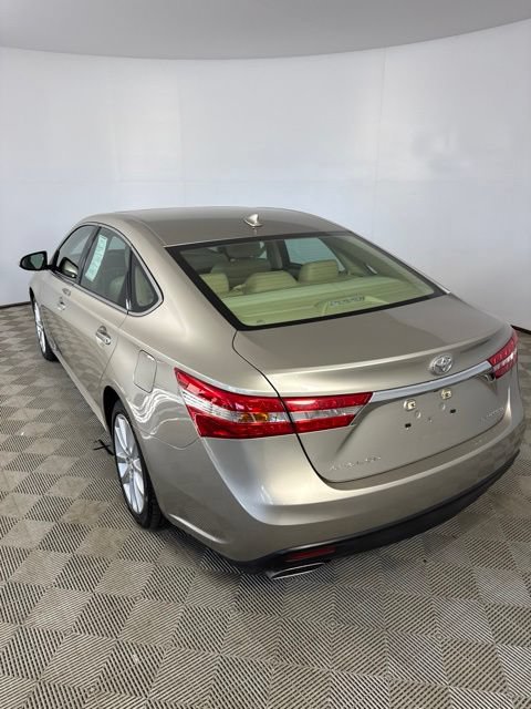 Used 2015 Toyota Avalon Limited FWD image 5