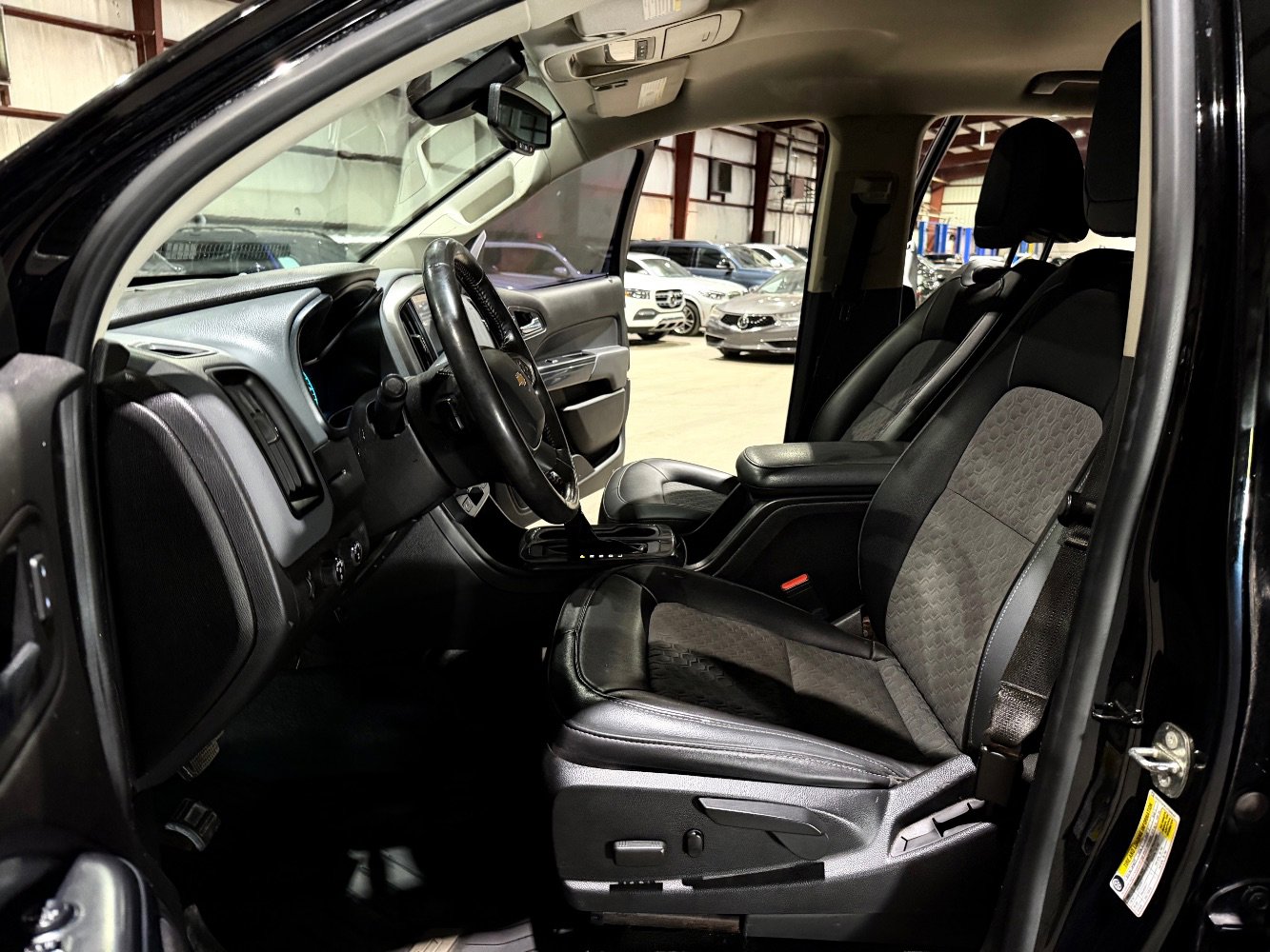 Used 2018 Chevrolet Colorado Z71 AWD/4WD image 13