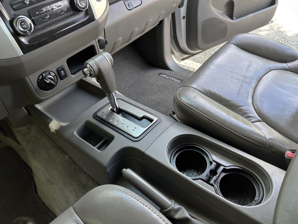 Used 2013 Nissan Frontier SV AWD/4WD image 22