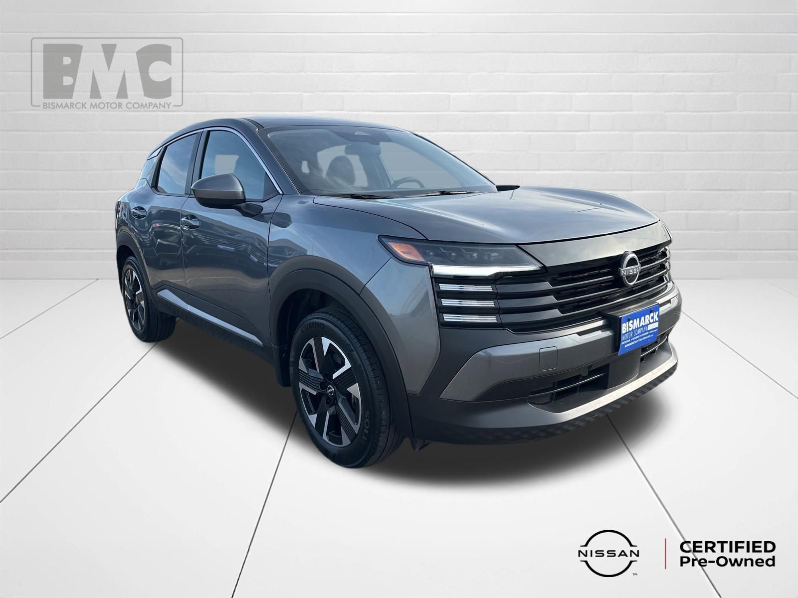 Used 2025 Nissan Kicks SV image 2