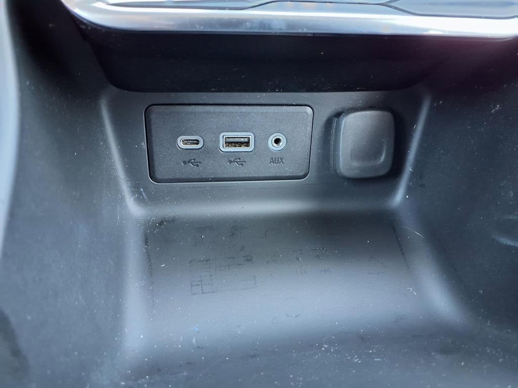 Used 2020 GMC Terrain SLE w/ Driver Convenience Package FWD image 9