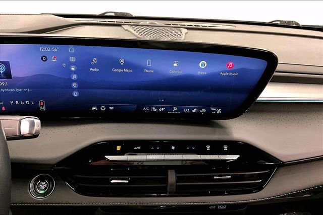 Used 2025 Buick Enclave Avenir FWD image 30