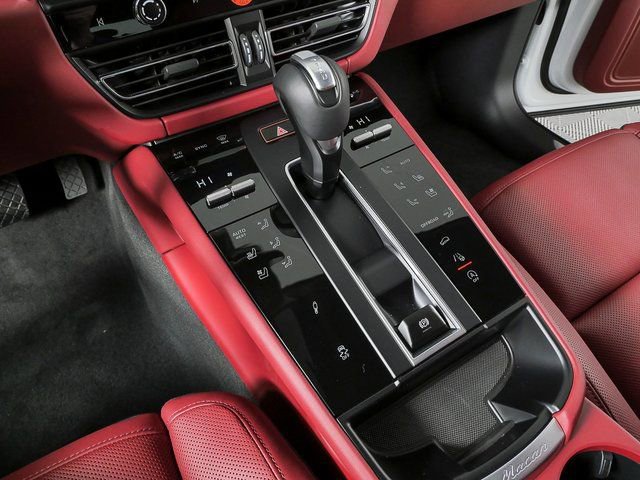 New 2026 Porsche Macan S image 17