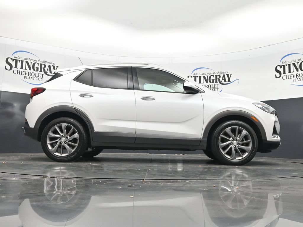 Used 2021 Buick Encore GX Essence w/ Experience Buick Package FWD image 33