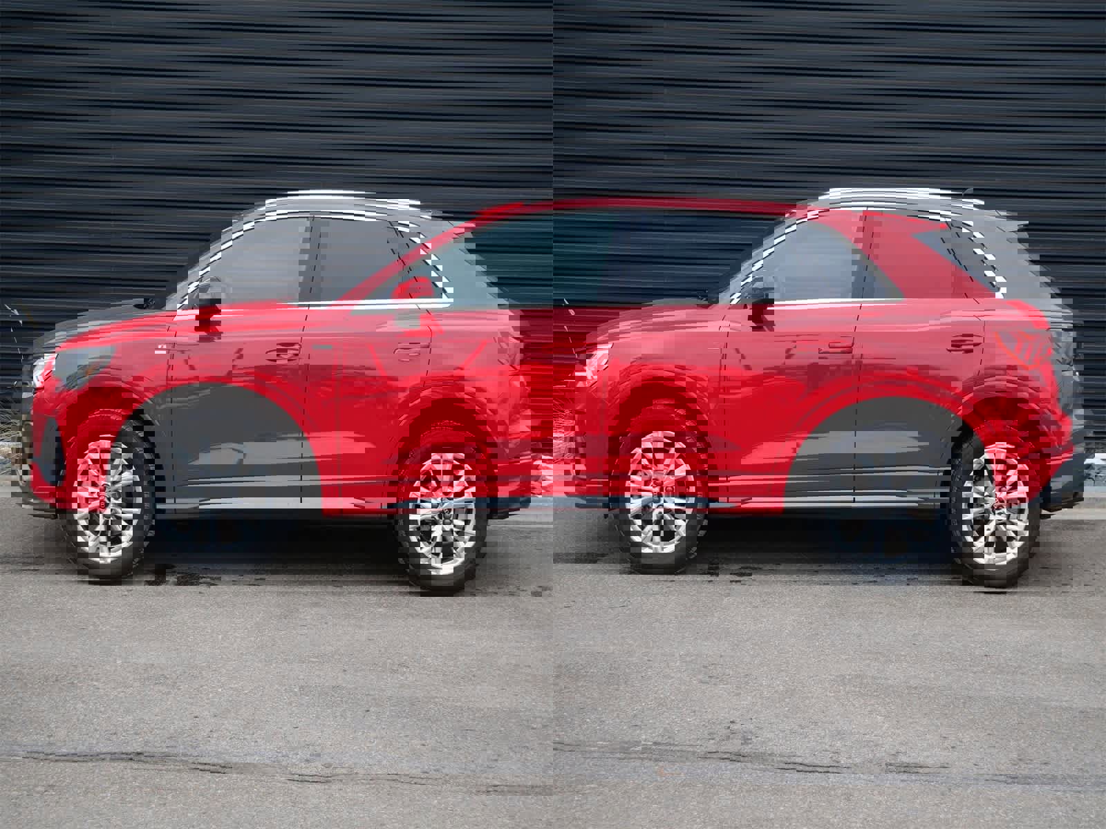 Used 2023 Audi Q3 2.0T Premium Plus w/ Premium Plus Package image 2