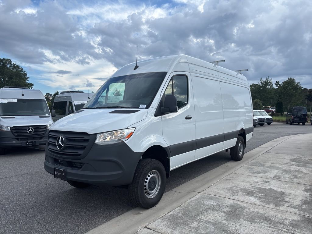 Used 2024 Mercedes-Benz Sprinter 2500 image 7