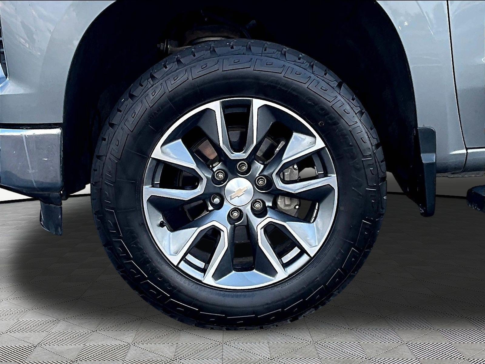 Used 2023 Chevrolet Silverado 1500 LT w/ Z71 Off-Road Package AWD/4WD image 34