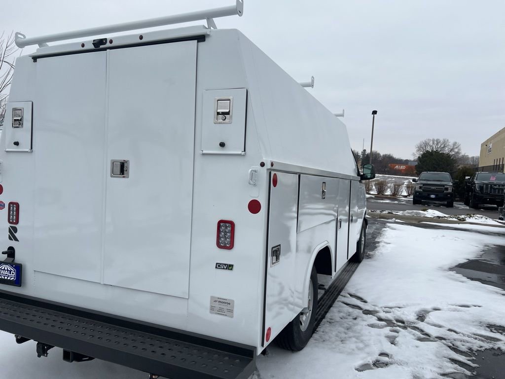 New 2025 GMC Savana 3500 w/ Power Convenience Package RWD image 7