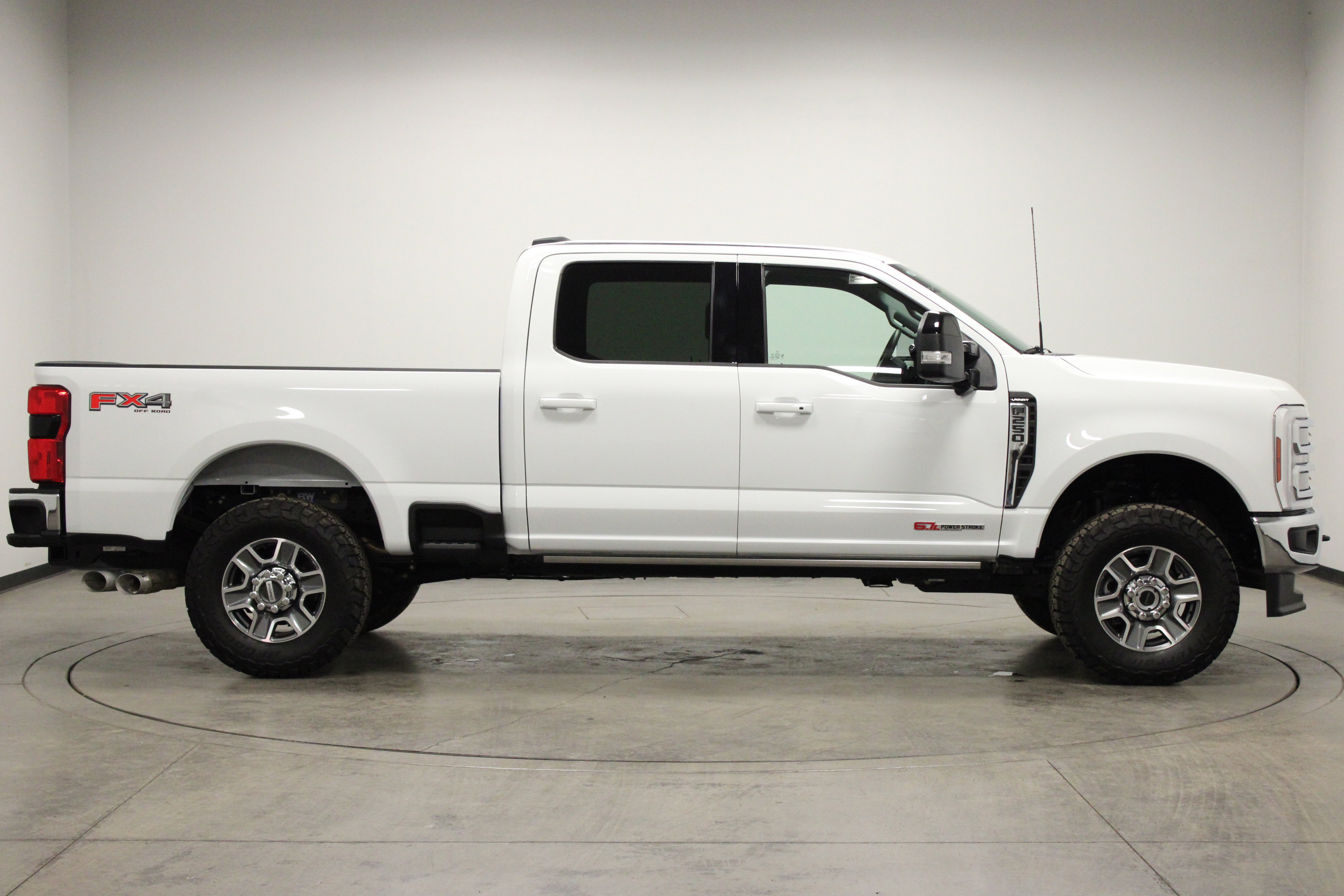 Used 2025 Ford F250 Lariat image 9