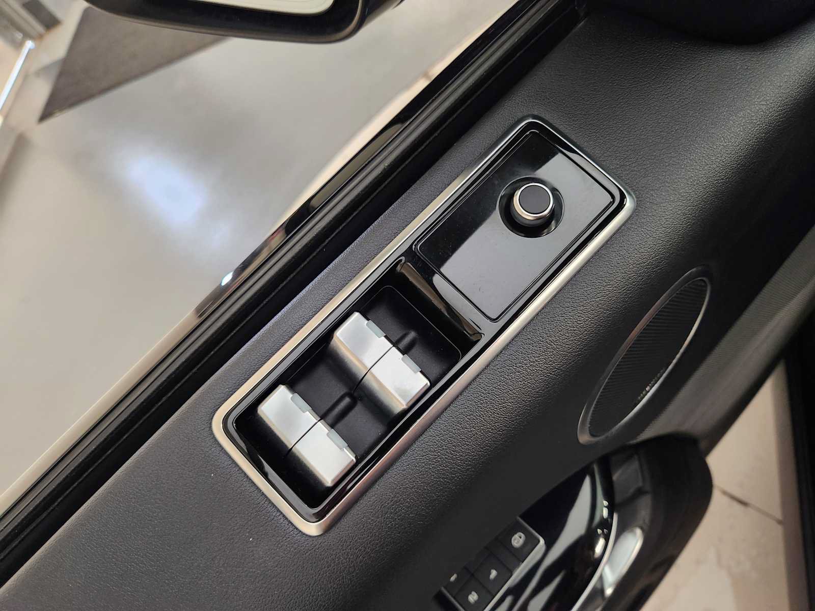 Used 2018 Land Rover Range Rover Sport HSE AWD/4WD image 23
