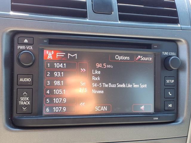 Used 2013 Toyota Corolla LE image 16