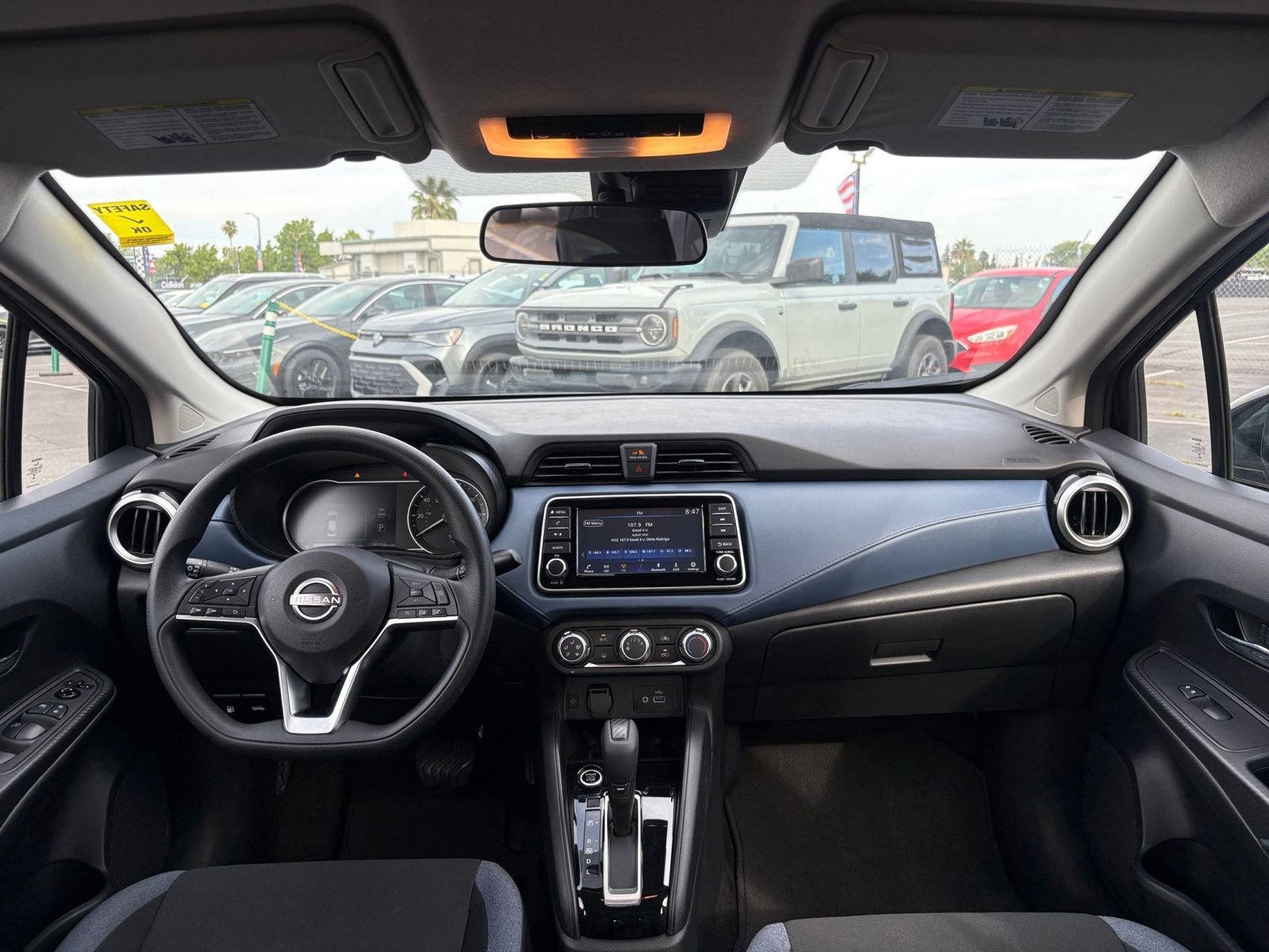 Used 2025 Nissan Versa SV w/ Trunk Package image 31