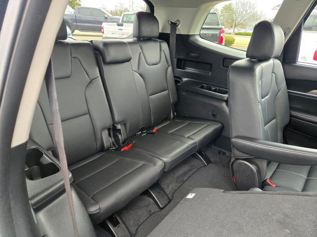 Used 2021 Kia Telluride EX w/ EX Premium Package AWD/4WD image 11