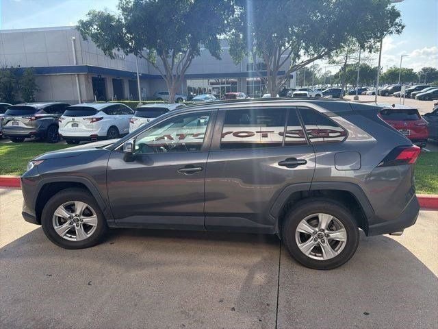 Used 2021 Toyota RAV4 XLE image 2
