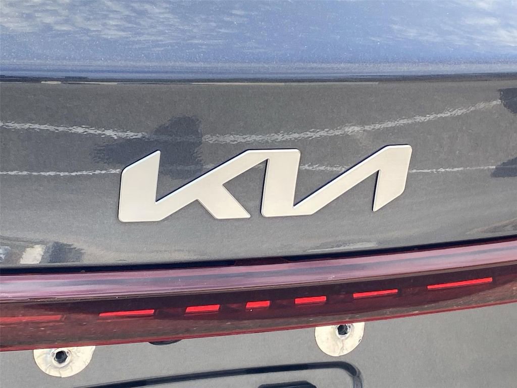 Used 2023 Kia Forte LXS image 9