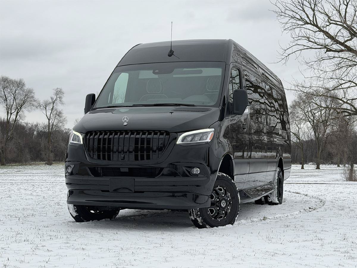 Used 2024 Mercedes-Benz Sprinter 3500 image 37