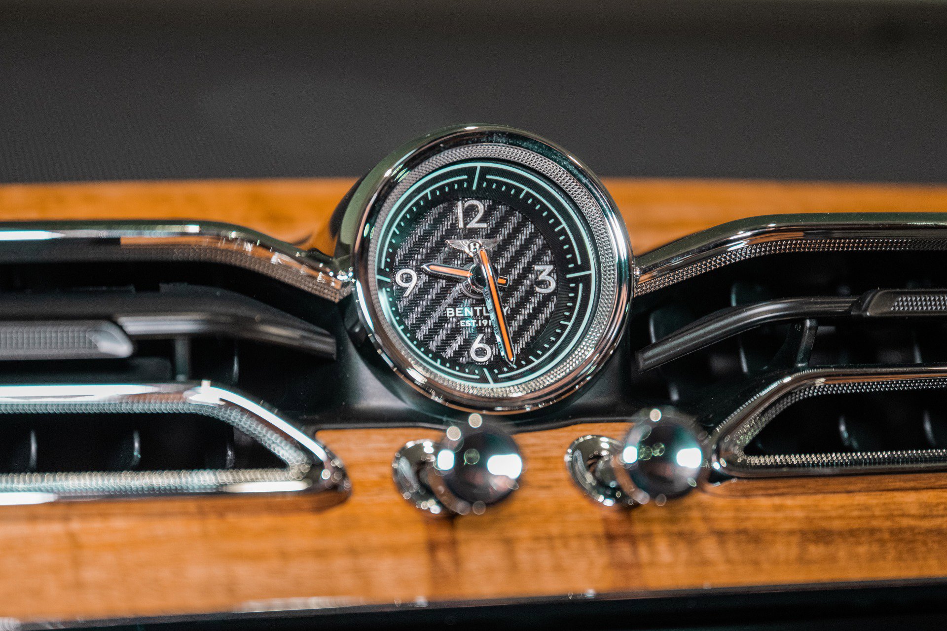 New 2025 Bentley Bentayga image 35