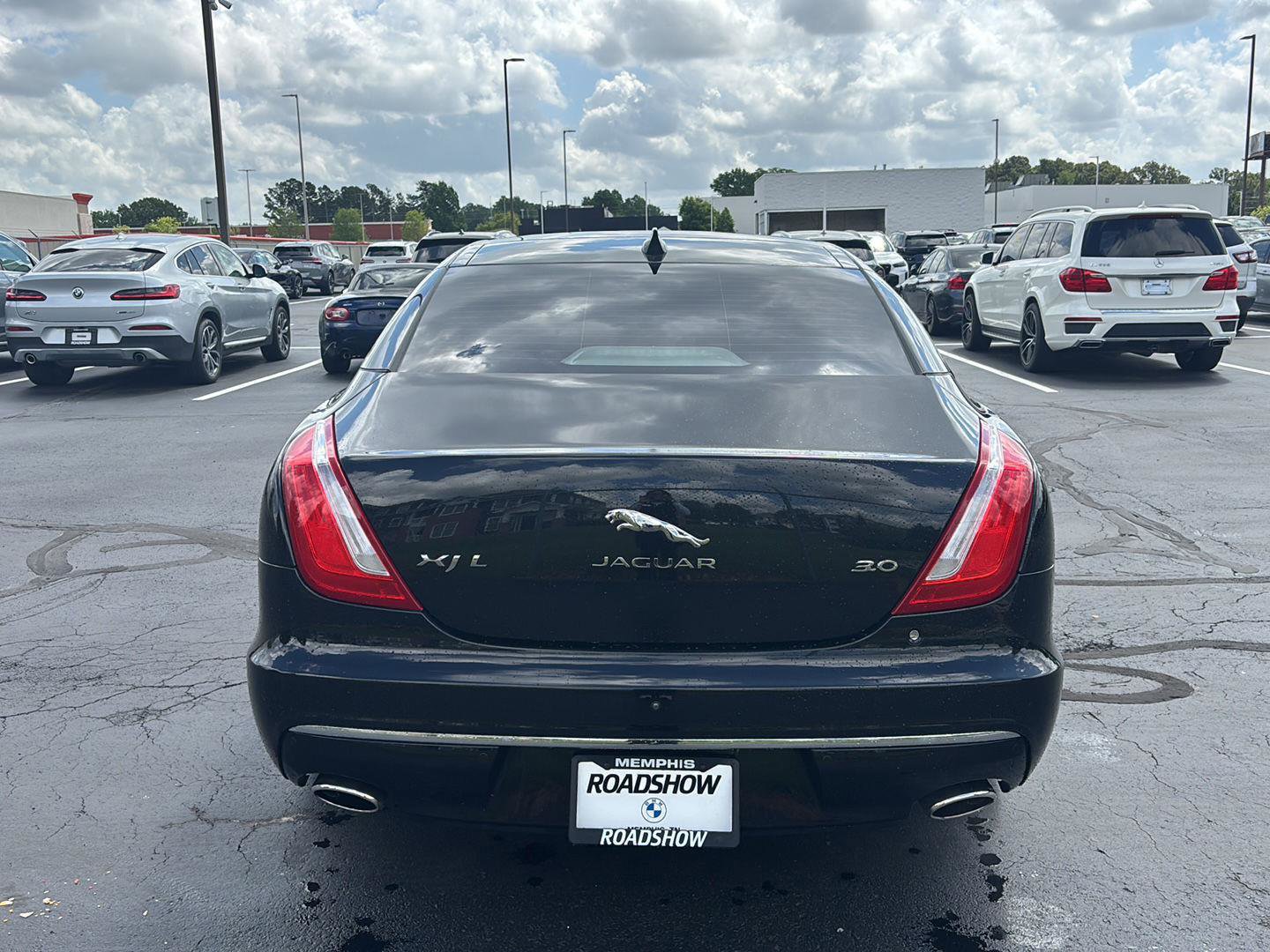 Used 2018 Jaguar XJ L Portfolio RWD image 4