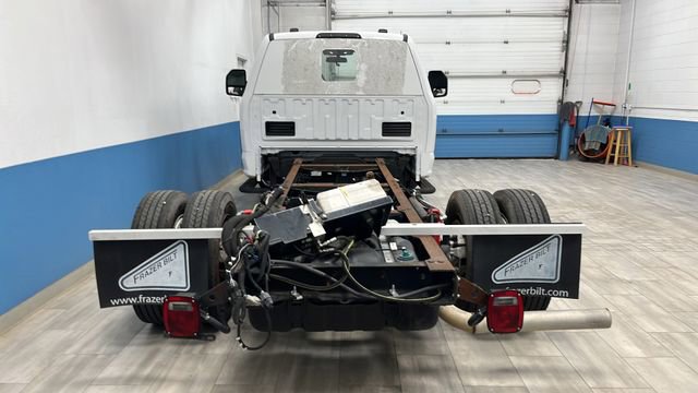 Used 2022 Ford F550 2WD Regular Cab Super Duty w/ XLT Value Package image 7