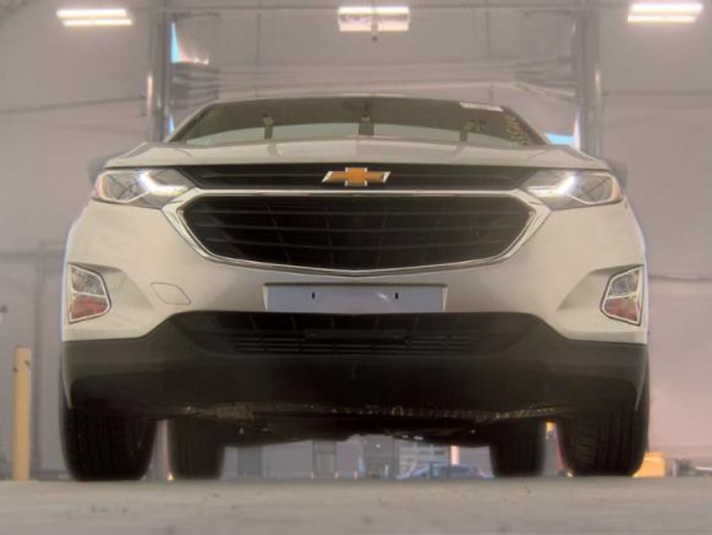 Used 2020 Chevrolet Equinox LS w/ LS Convenience Package FWD image 3