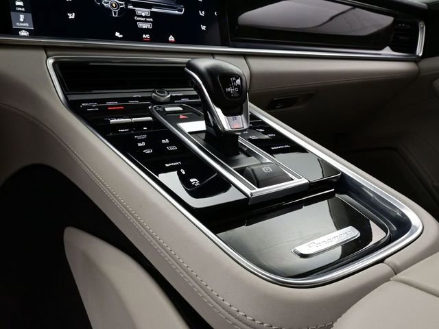 Certified 2017 Porsche Panamera 4 image 11